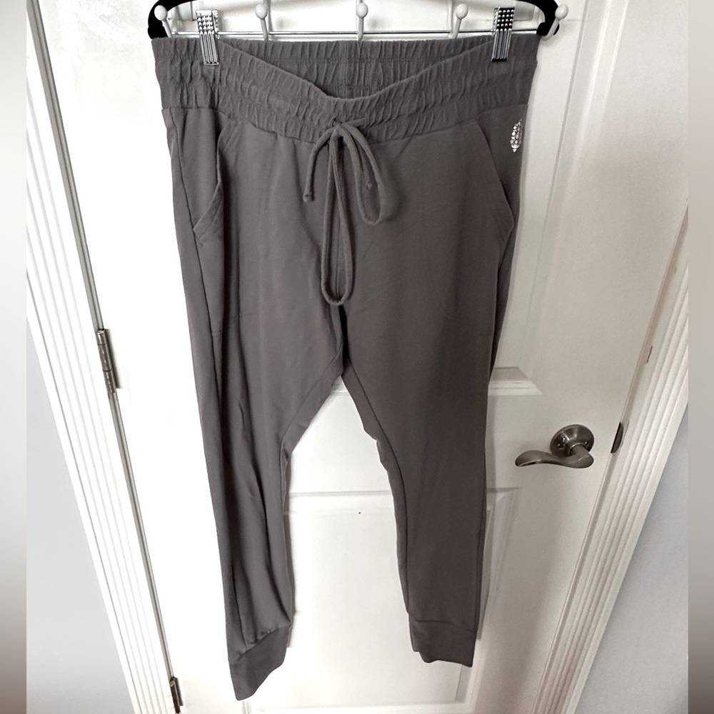 *NWOT*Sz L*Free People Movenent joggers